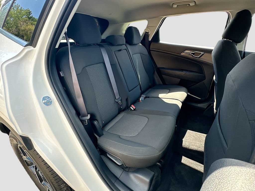 Certified 2025 Kia Sportage LX FWD image 24