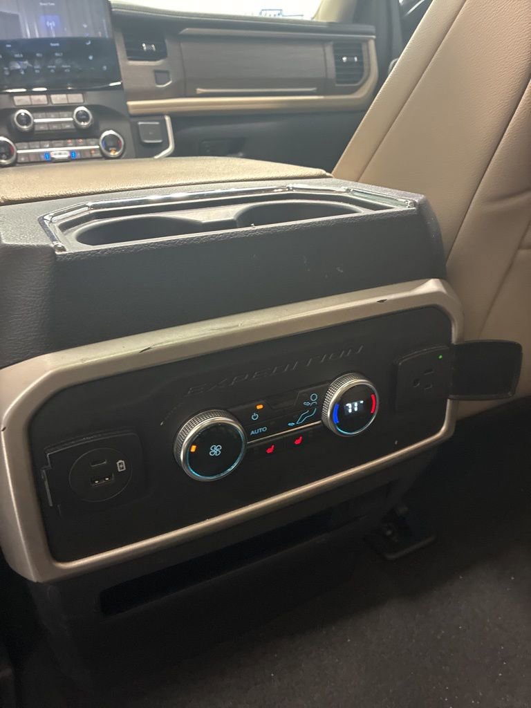 Used 2023 Ford Expedition Limited AWD/4WD image 32