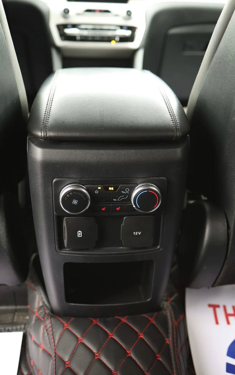 Used 2020 Ford Explorer XLT w/ Comfort Package image 33