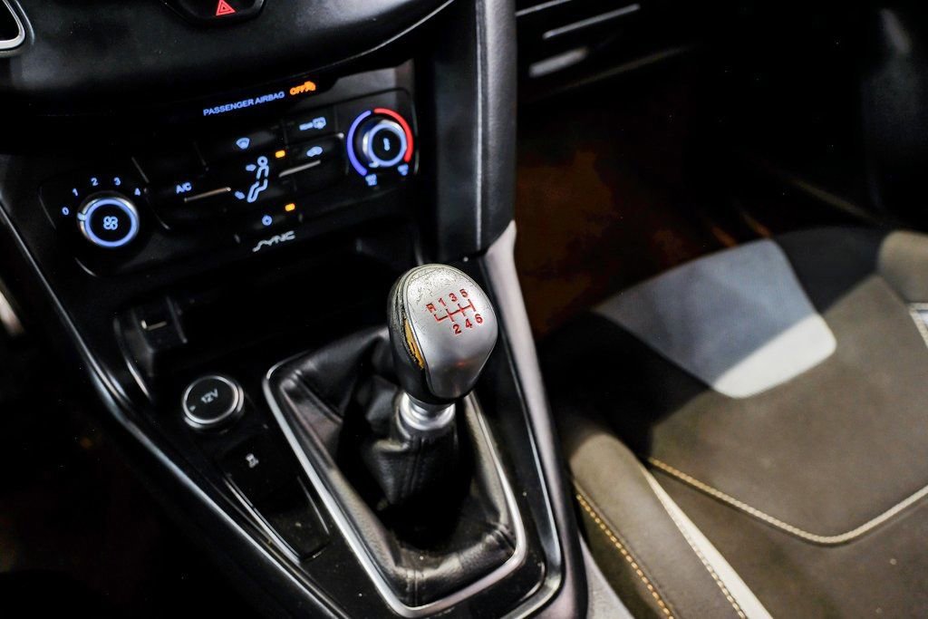Used 2015 Ford Focus ST image 29