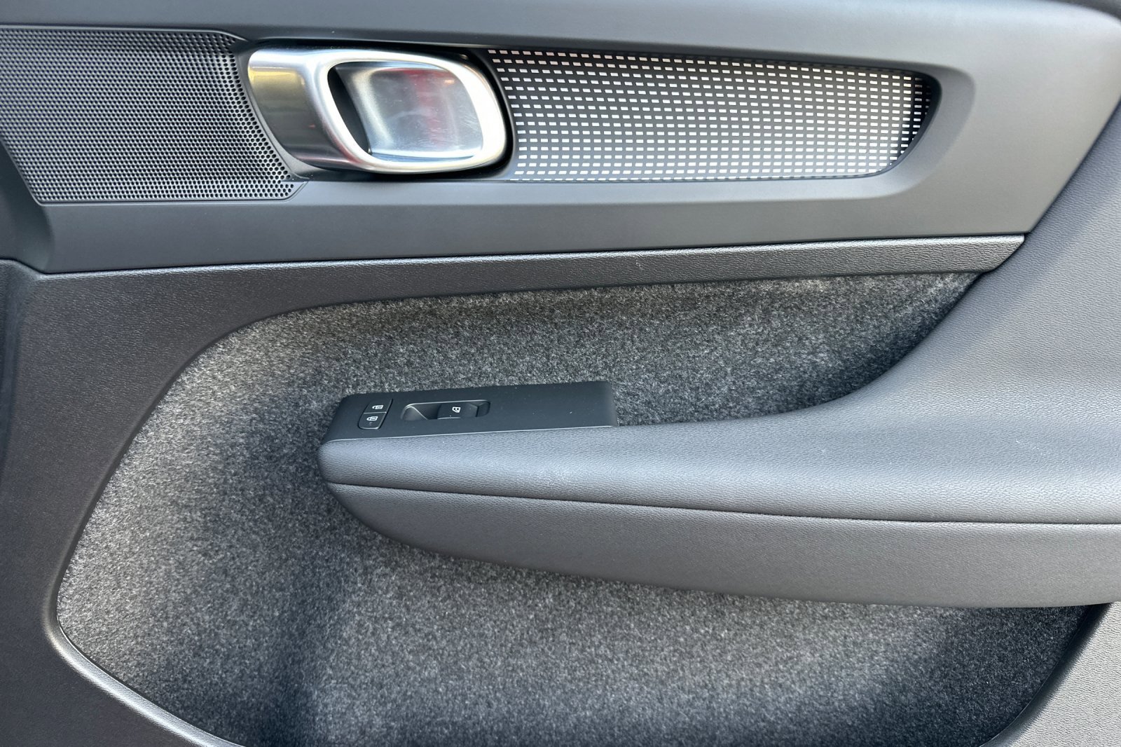 New 2025 Volvo XC40 B5 Plus image 20