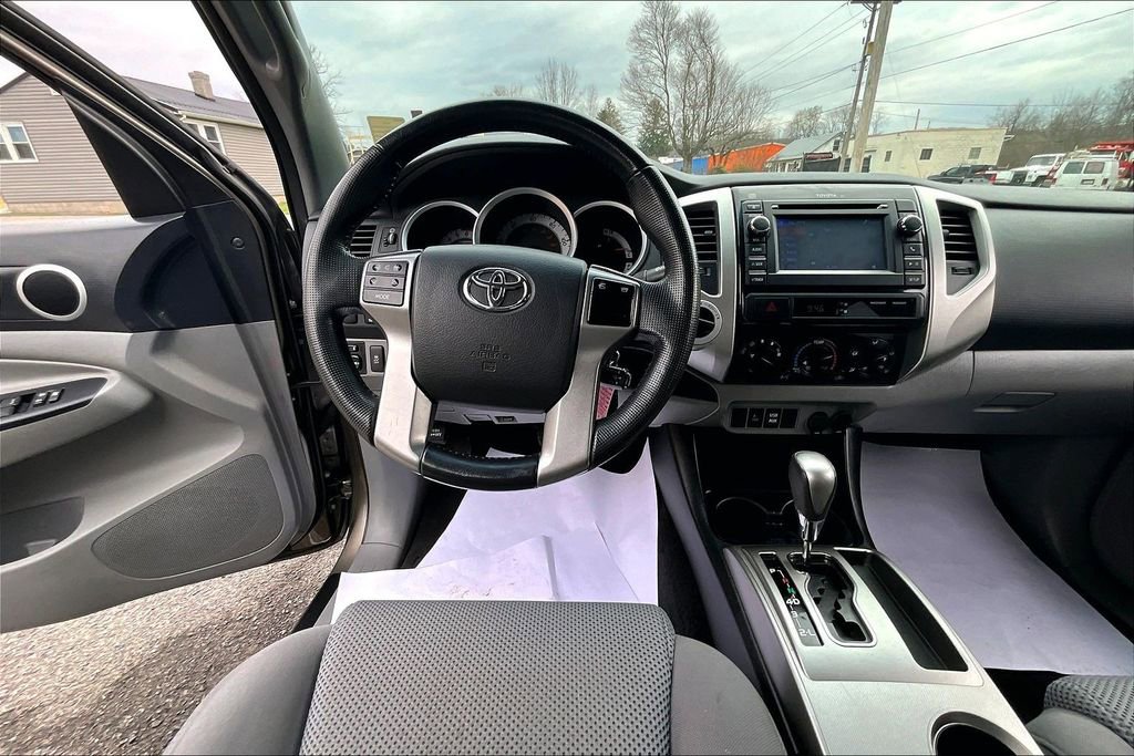 Used 2013 Toyota Tacoma 4x4 Access Cab V6 w/ TRD Off-Road Pkg image 5