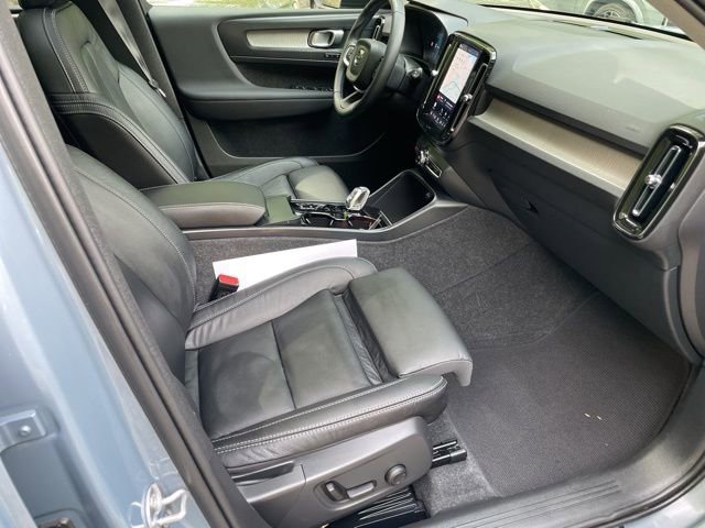 Certified 2023 Volvo XC40 B5 Plus w/ Climate Package AWD/4WD image 21