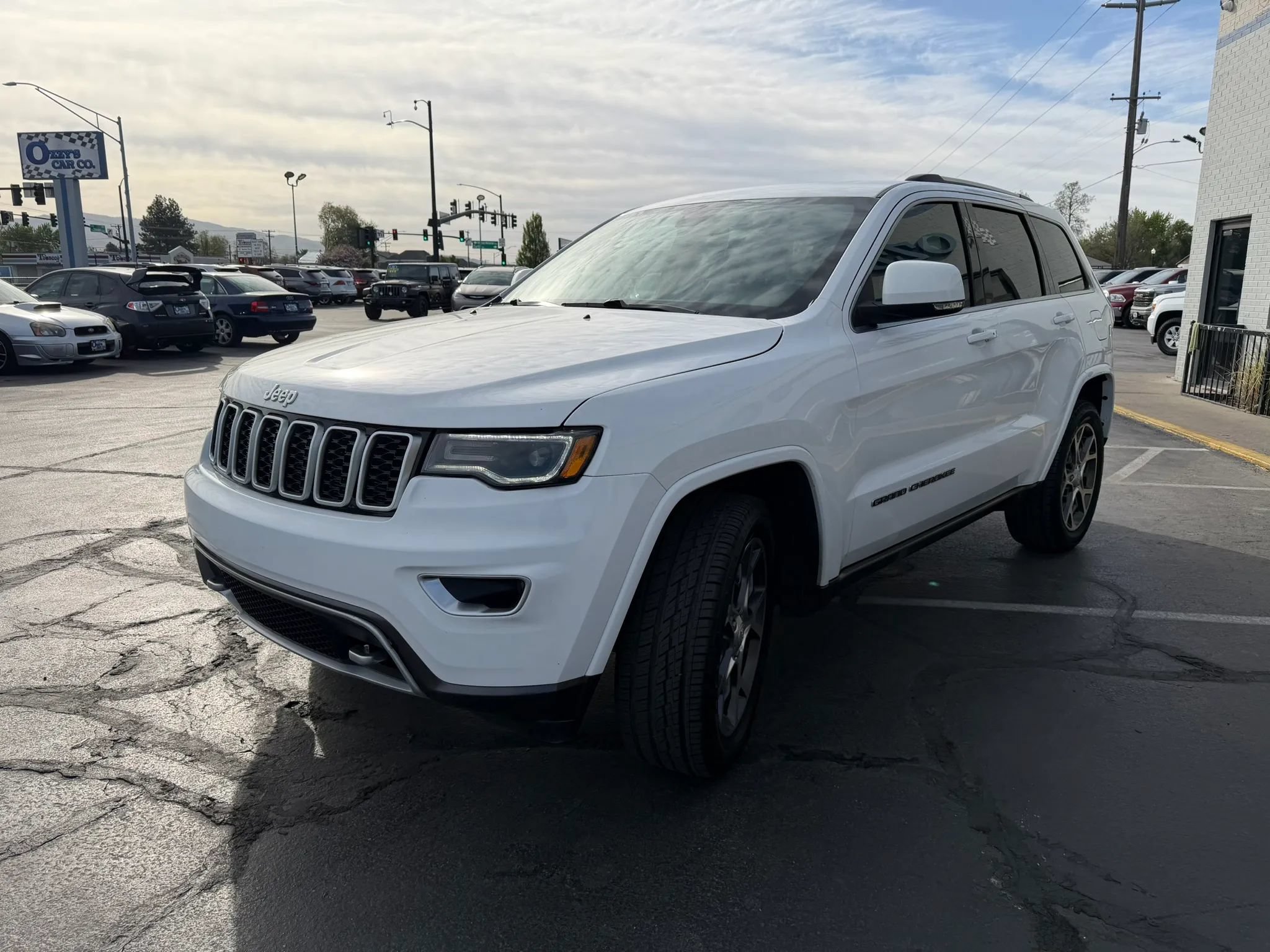 Used 2018 Jeep Grand Cherokee Limited RWD image 3