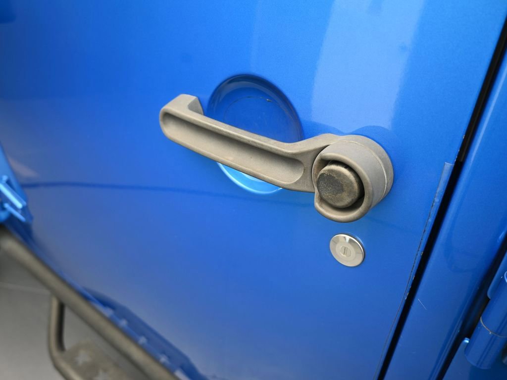 Used 2015 Jeep Wrangler Unlimited Sahara w/ Dual Top Group image 28