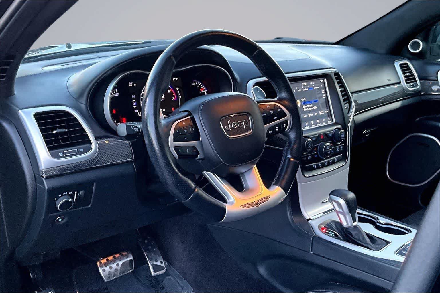 Used 2018 Jeep Grand Cherokee Trackhawk AWD/4WD image 2