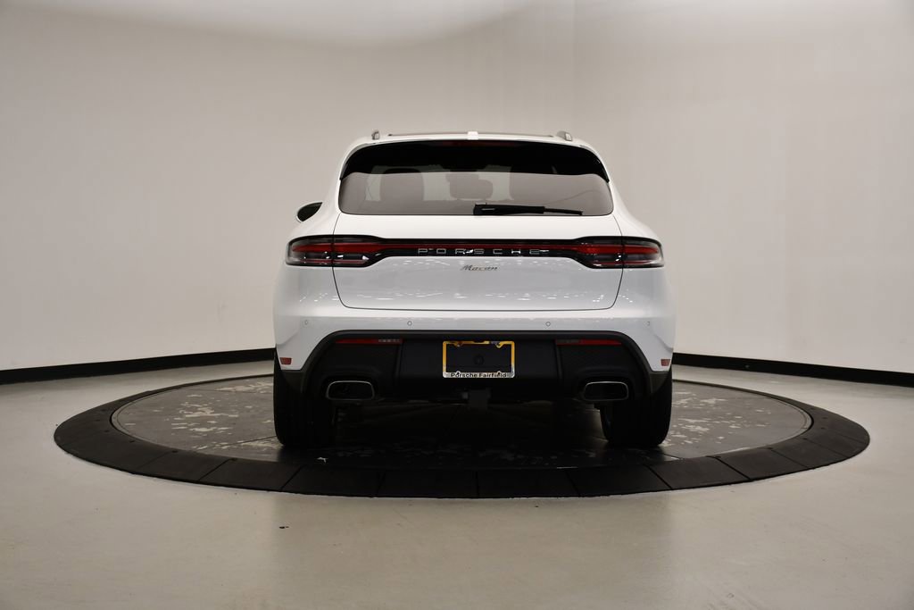 Certified 2025 Porsche Macan image 6