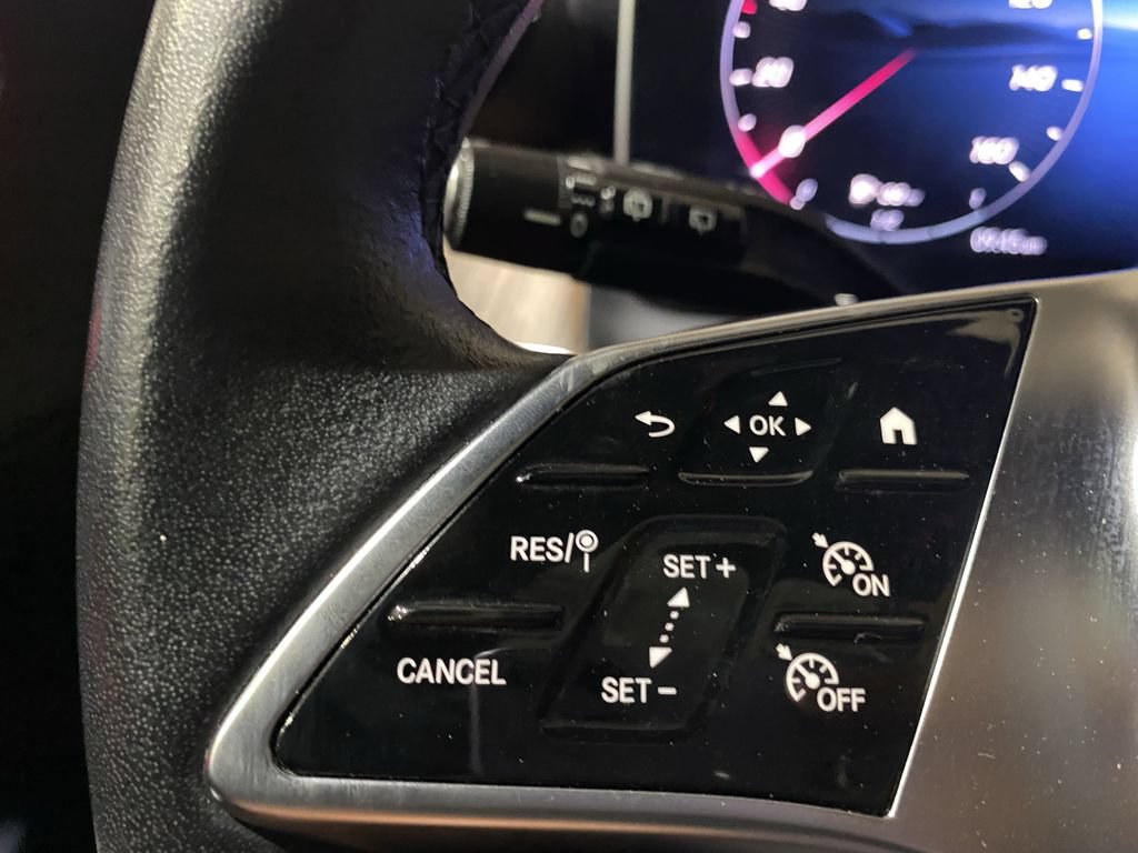 Certified 2025 Mercedes-Benz GLC 300 image 9
