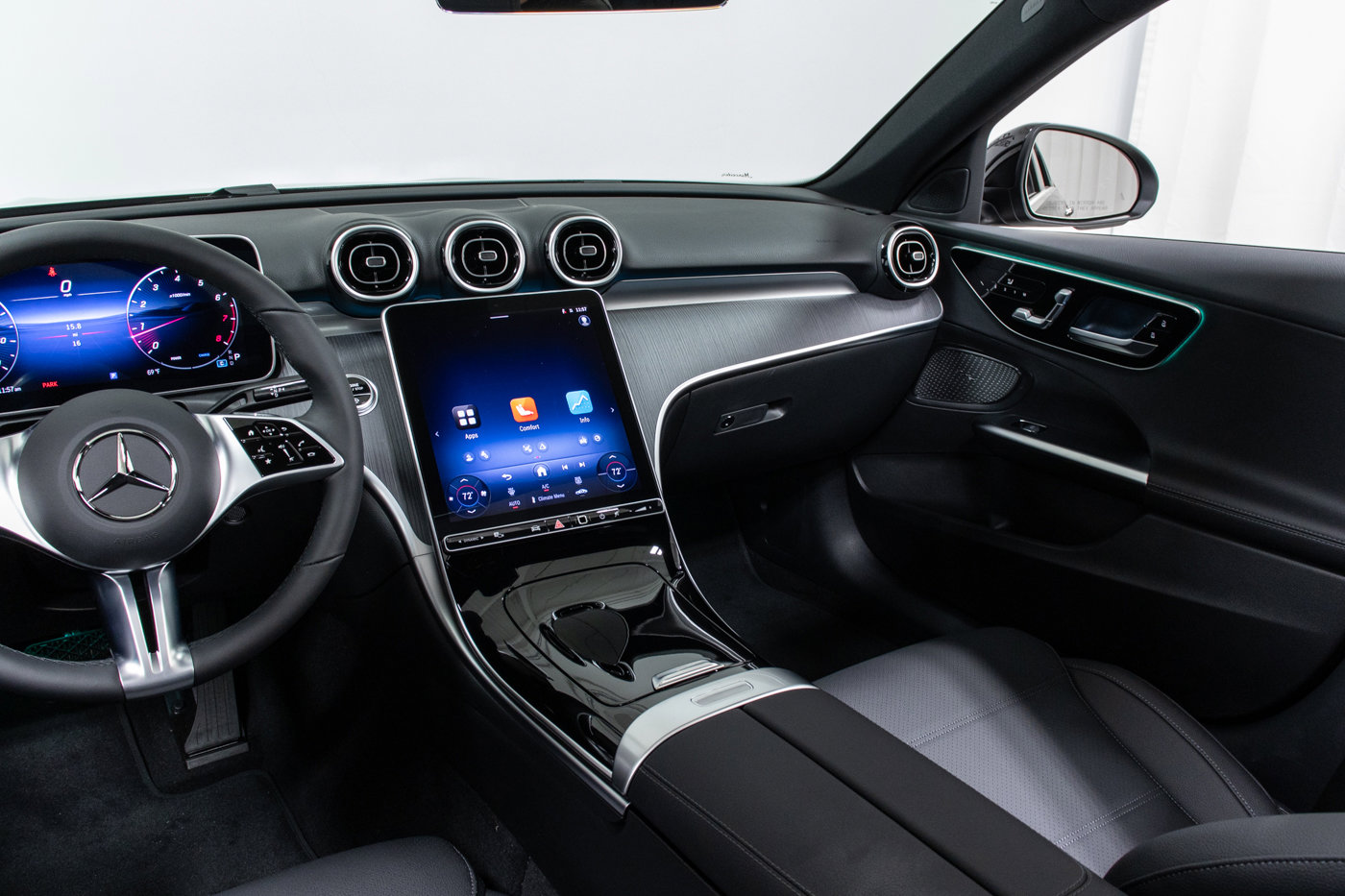 Used 2025 Mercedes-Benz C 300 4MATIC Sedan image 17