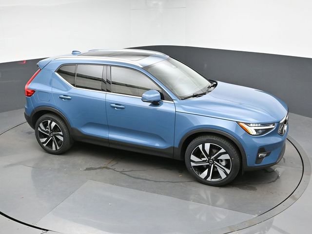 Used 2023 Volvo XC40 B5 Plus w/ Driver Assist Package AWD/4WD image 44