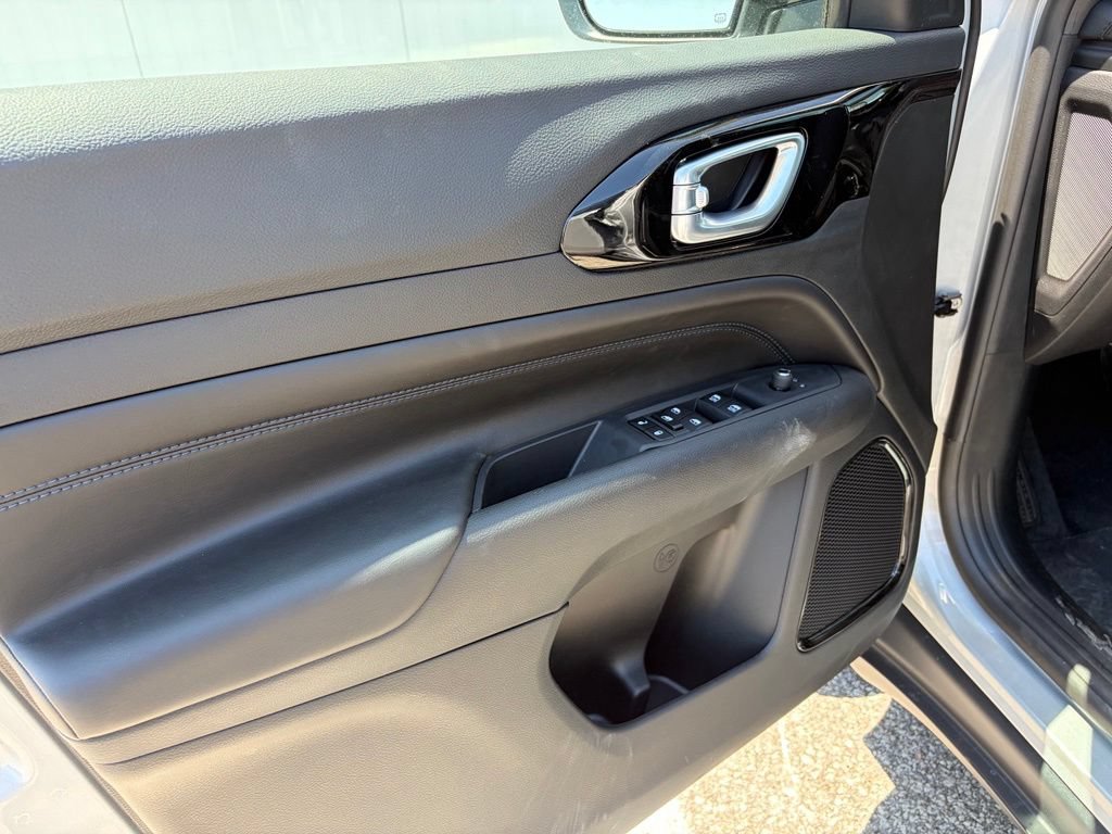 New 2026 Jeep Compass Latitude AWD/4WD image 13