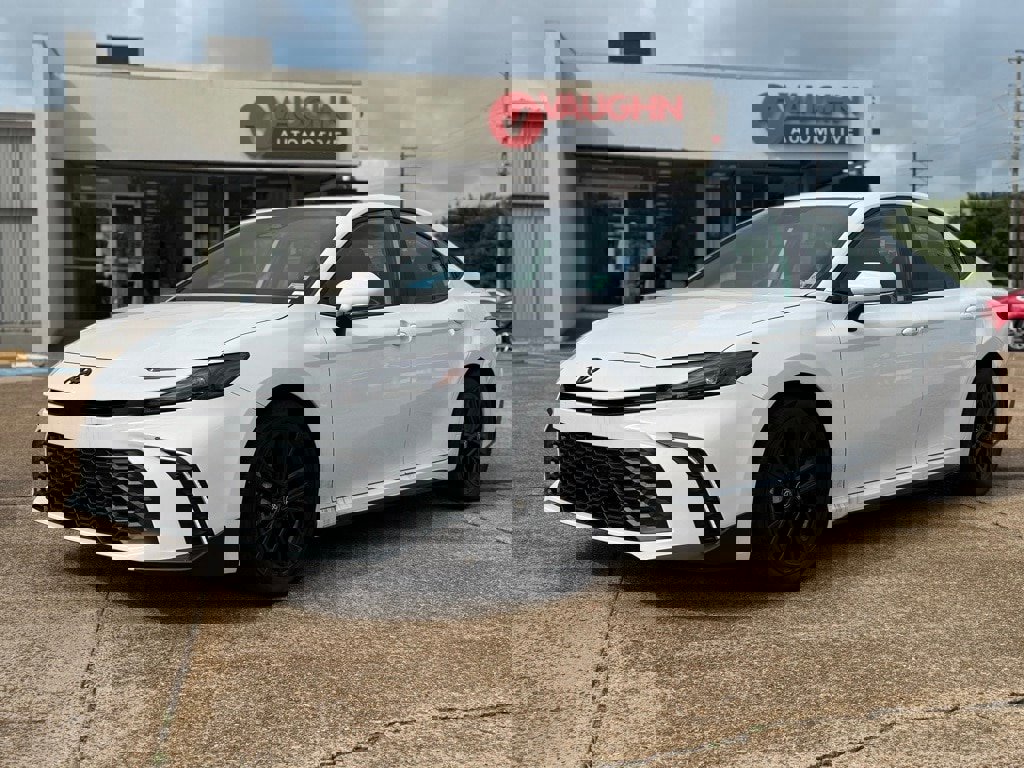 Used 2025 Toyota Camry SE