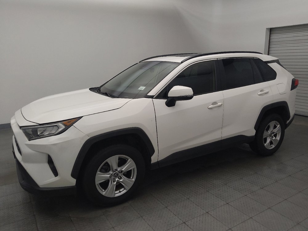 Used 2019 Toyota RAV4 XLE w/ Convenience Package image 2