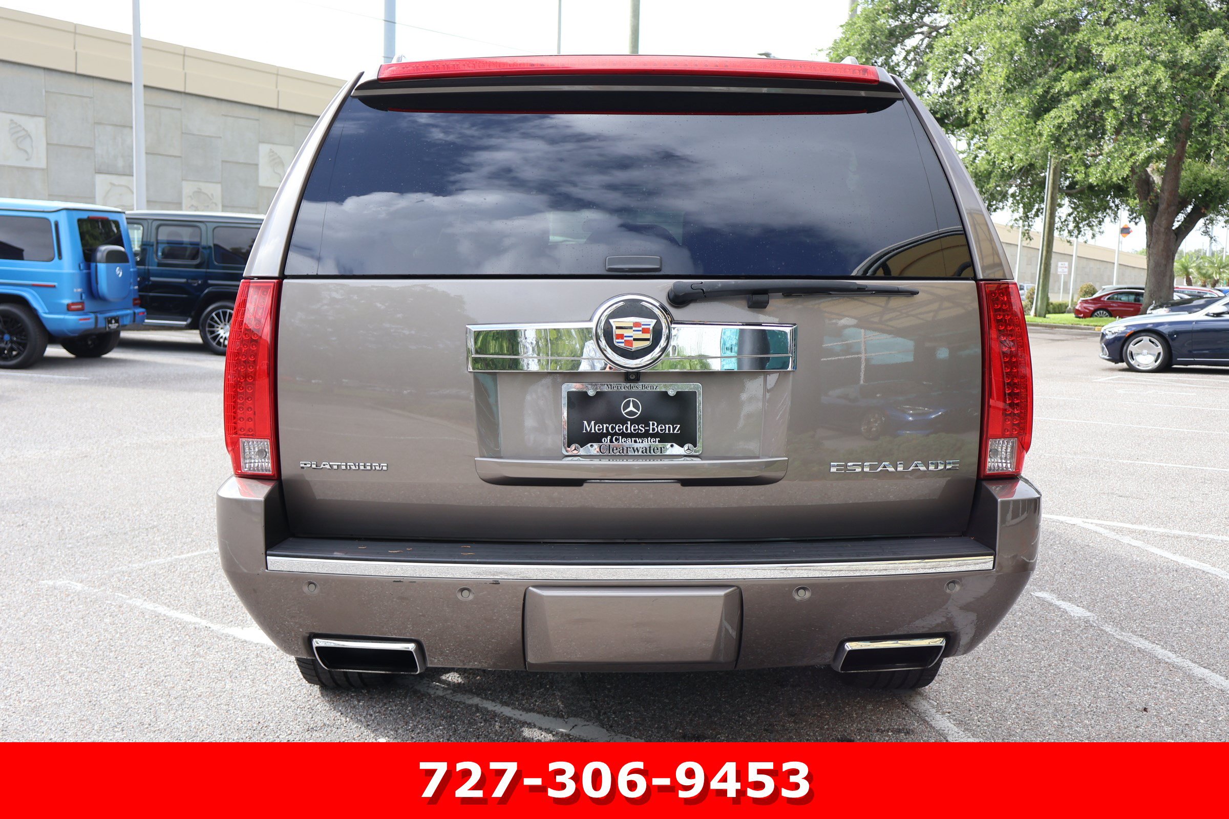 Used 2013 Cadillac Escalade ESV Platinum RWD image 8