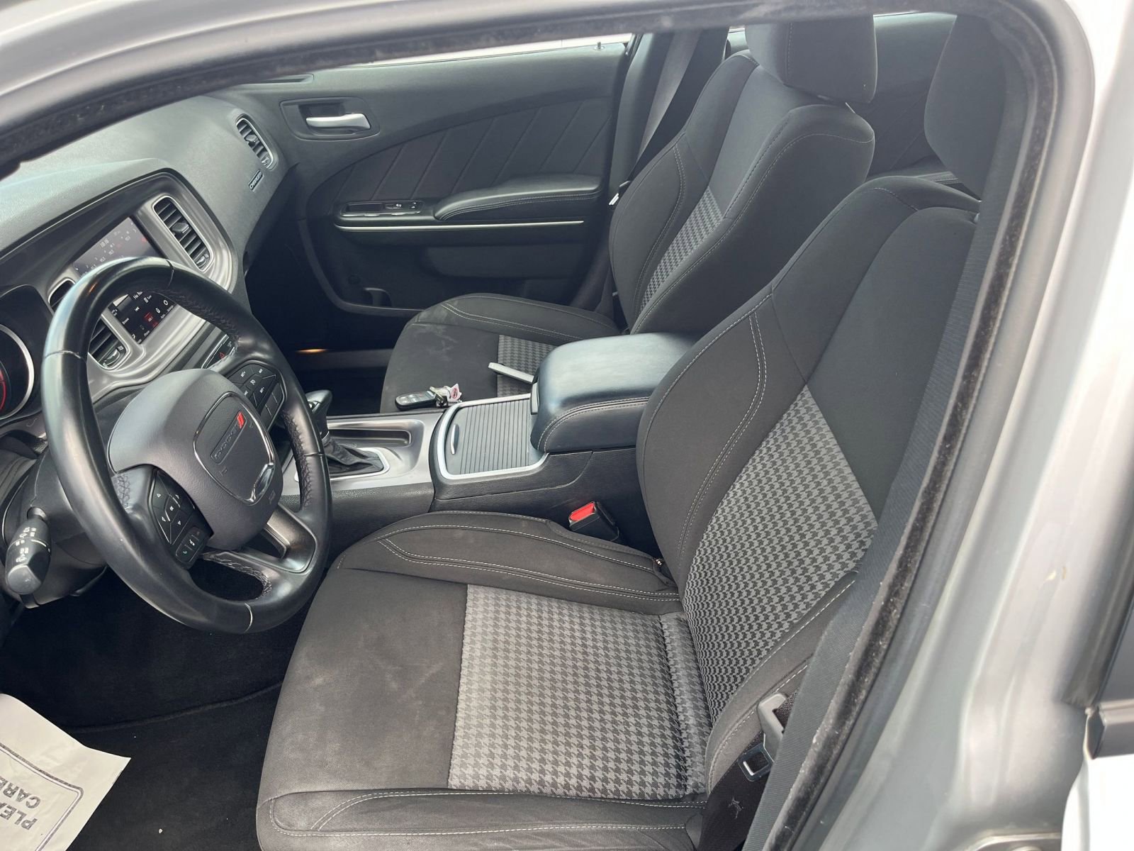 Used 2023 Dodge Charger SXT image 32