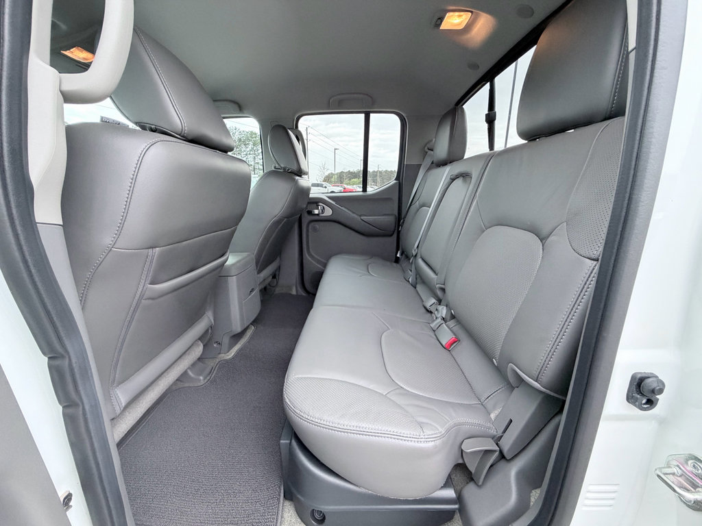 Used 2017 Nissan Frontier SL image 27