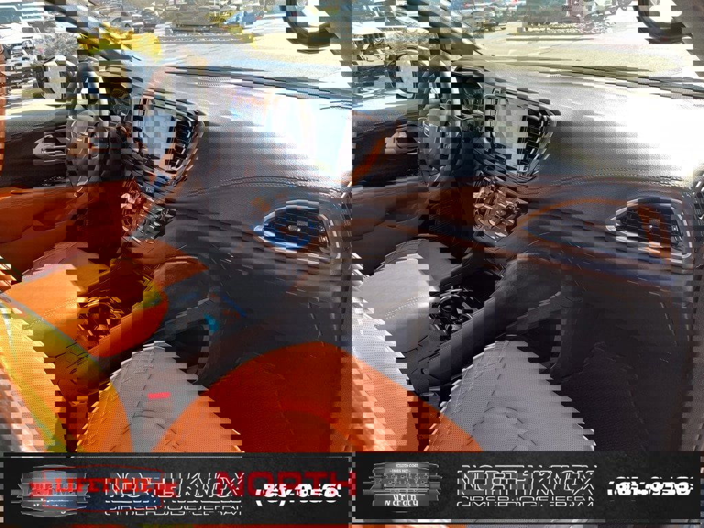 Used 2024 Chrysler Pacifica Pinnacle w/ Trailer Tow Group image 31