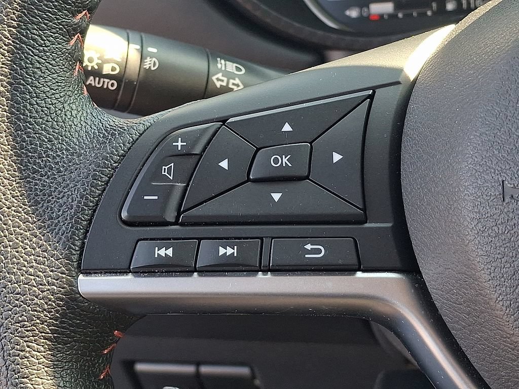 Used 2021 Nissan Versa SR w/ Convenience Package FWD image 16