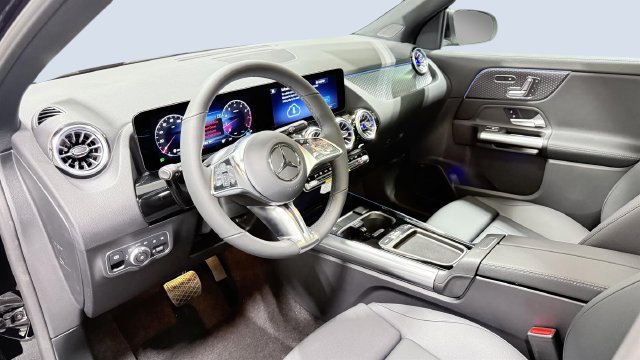 Used 2026 Mercedes-Benz GLA 250 4MATIC image 5