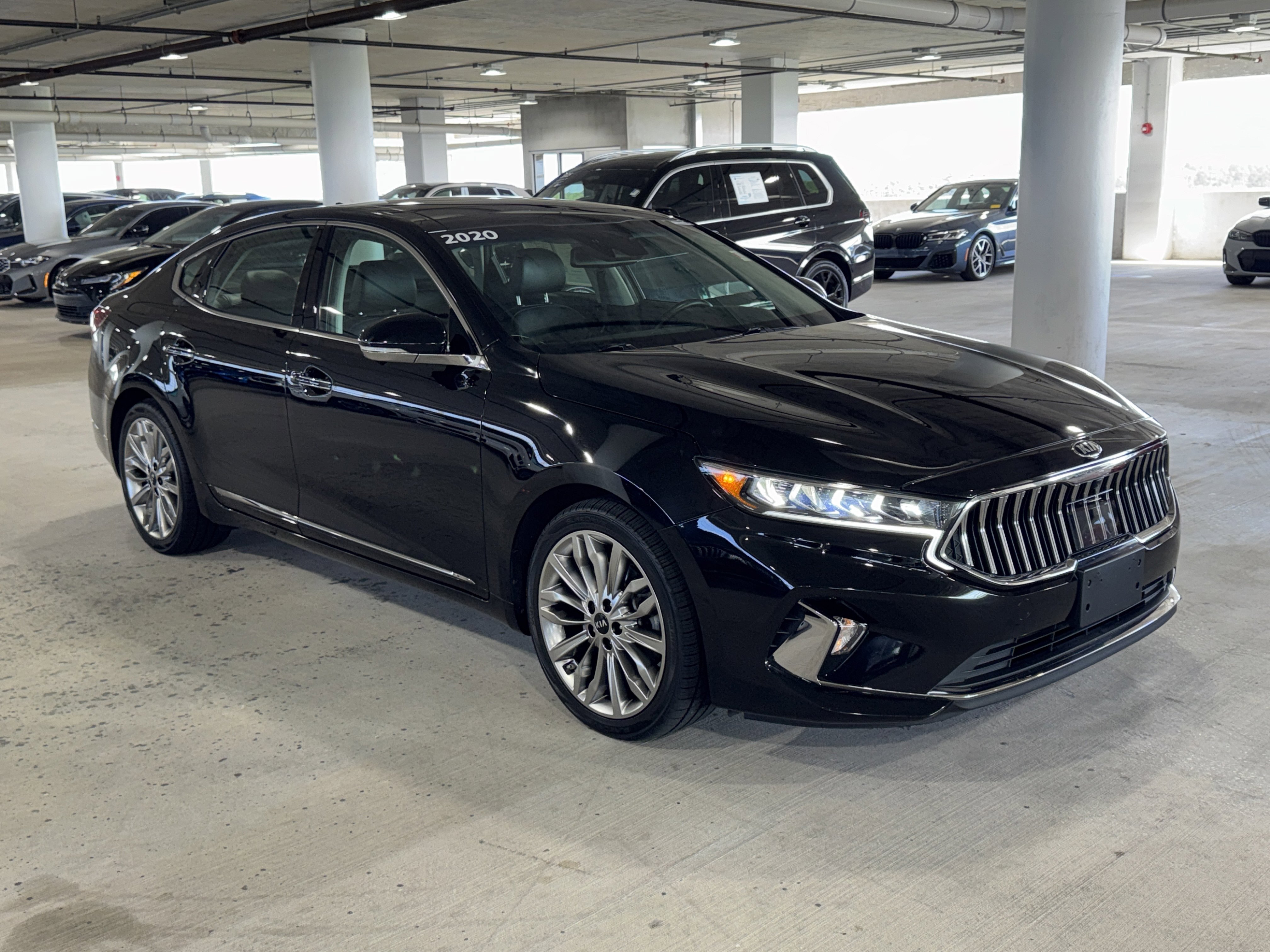 Used 2020 Kia Cadenza Limited image 1
