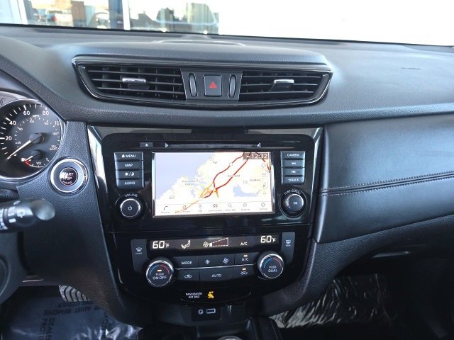 Used 2020 Nissan Rogue SL w/ Premium Package image 29