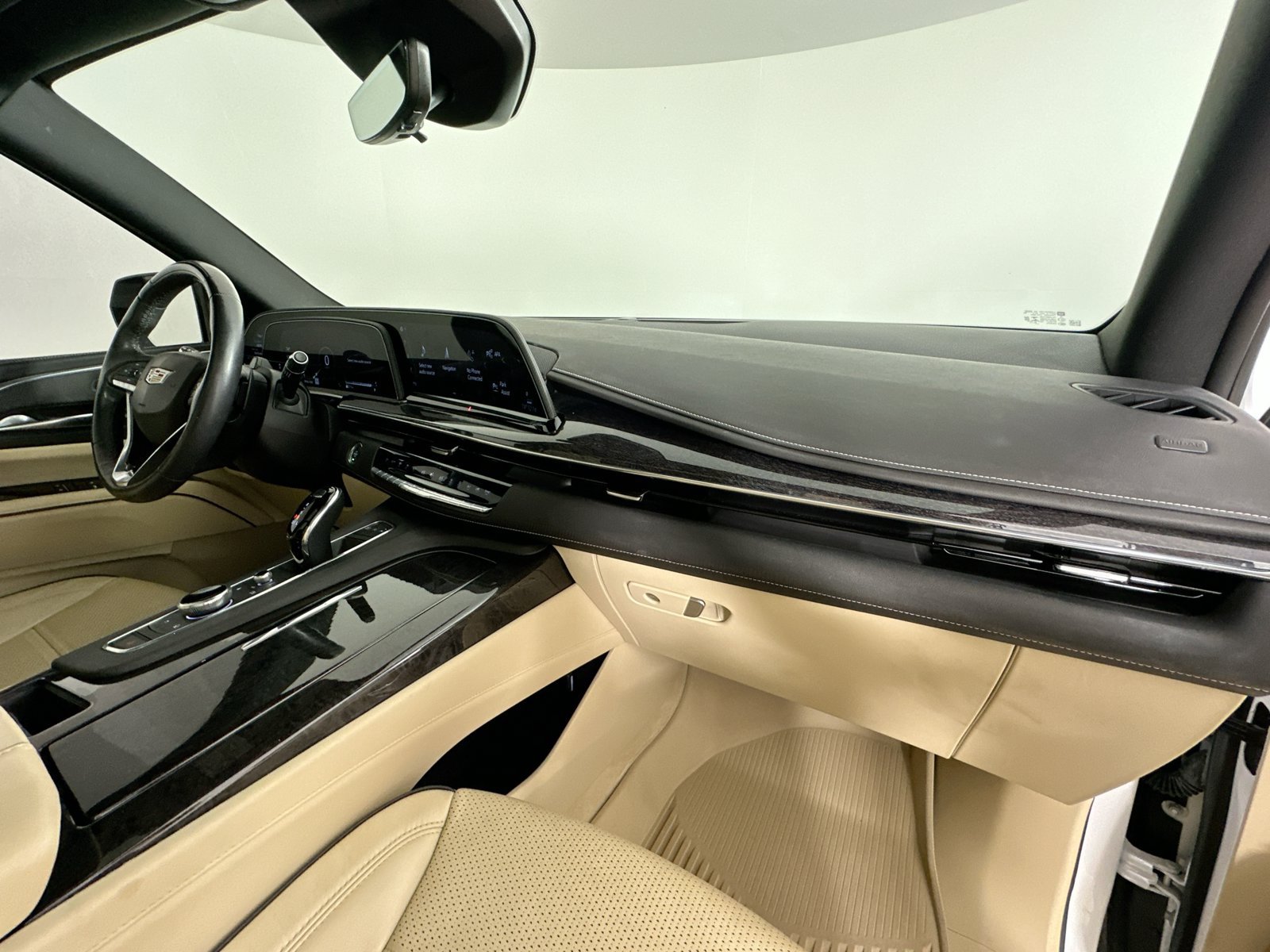 Used 2023 Cadillac Escalade Premium Luxury RWD image 46