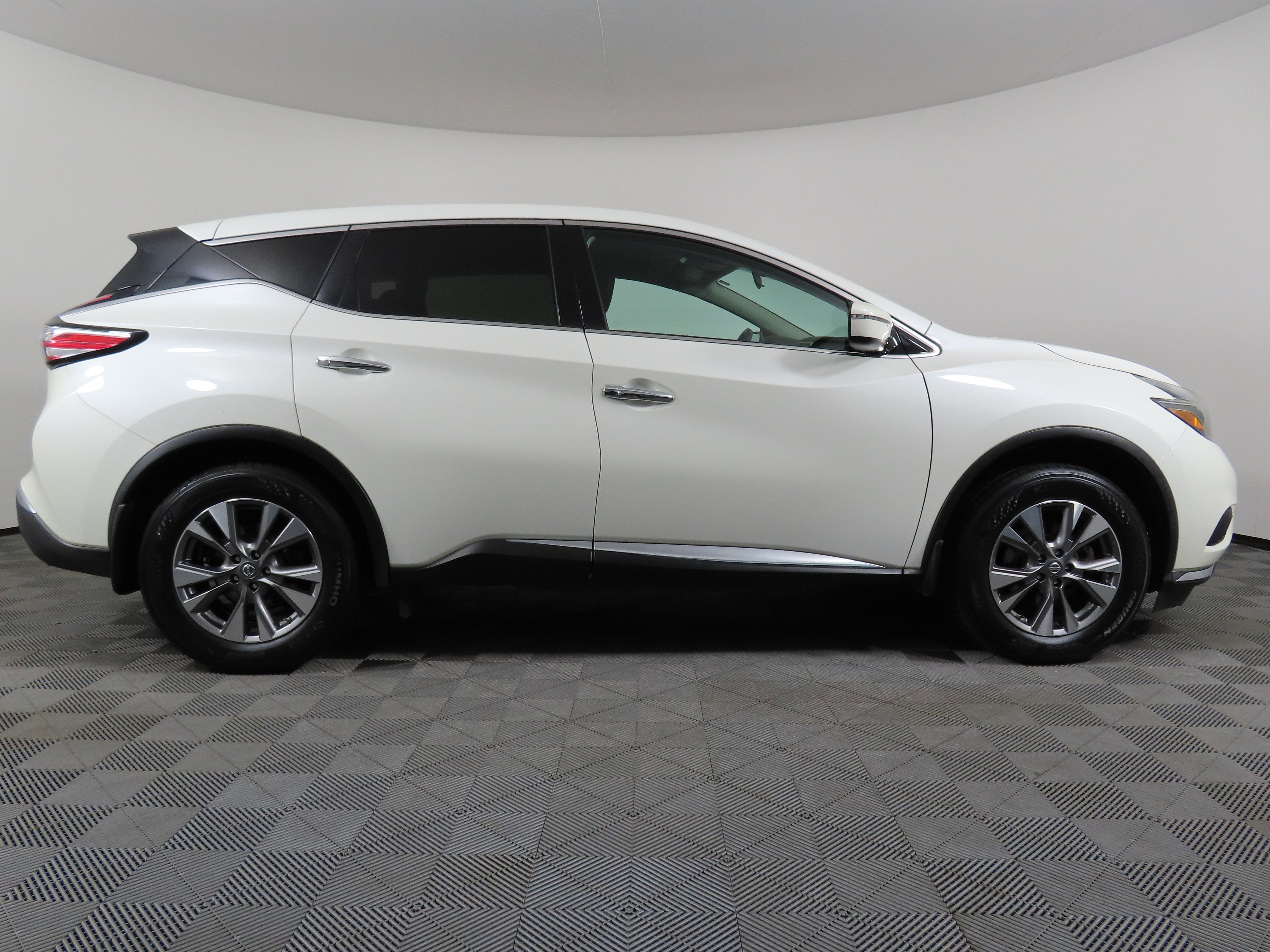 Used 2018 Nissan Murano S image 39
