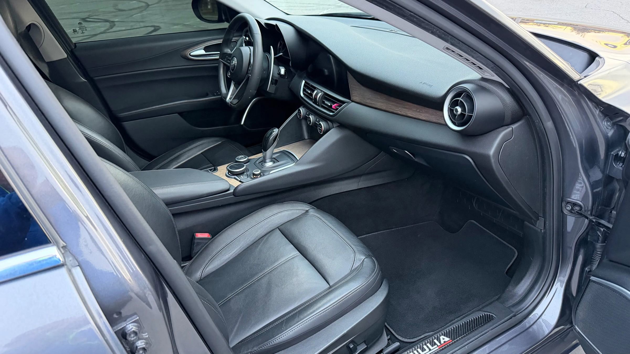 Used 2017 Alfa Romeo Giulia Ti w/ TI Performance Package image 22