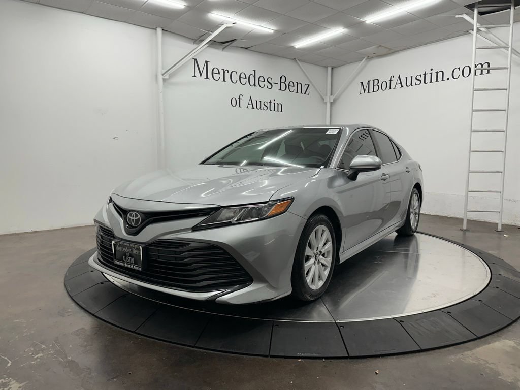 Used 2018 Toyota Camry LE FWD image 3