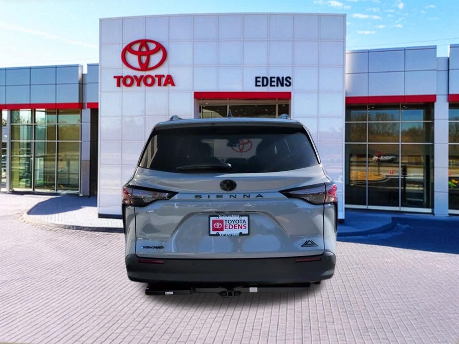 New 2026 Toyota Sienna XLE Woodland Edition AWD/4WD image 4