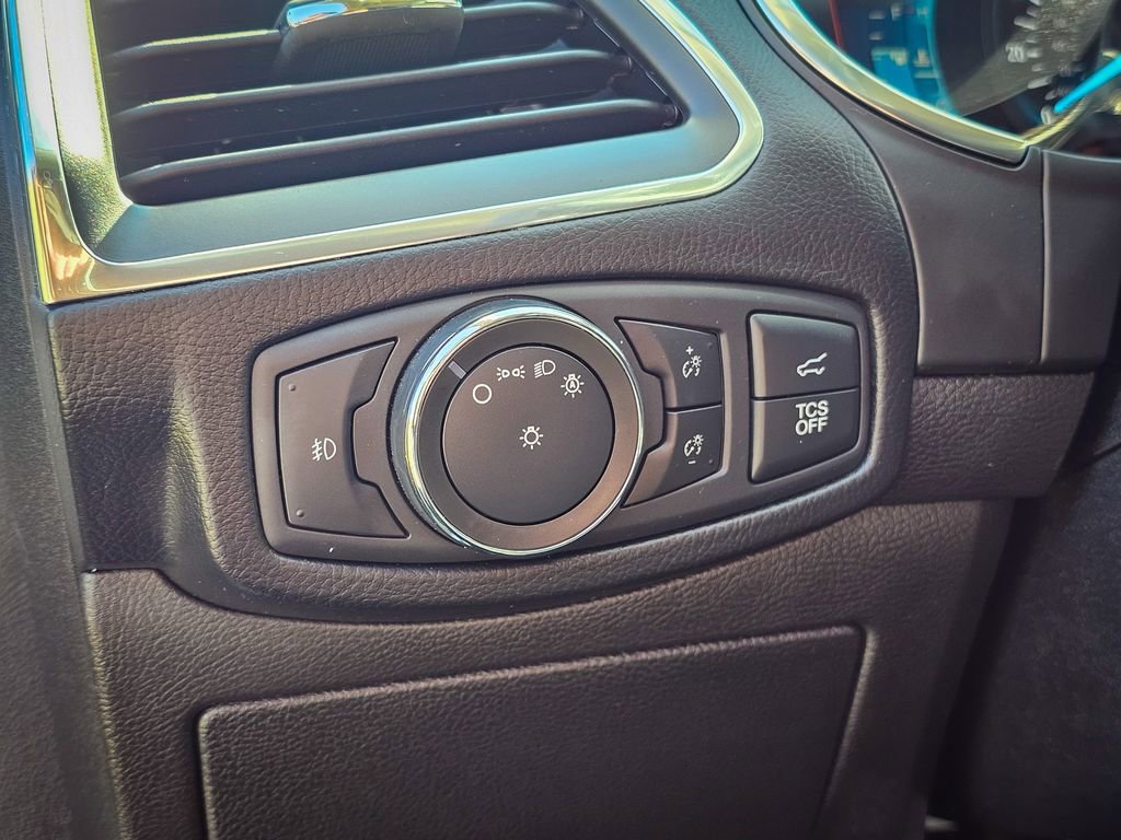 Used 2021 Ford Edge Titanium w/ Class II Trailer Tow Package image 15