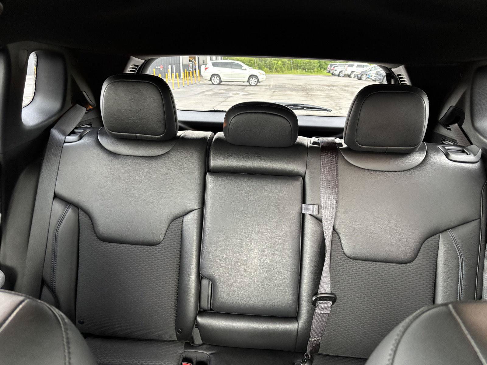 Used 2023 Jeep Compass Latitude w/ Convenience Group AWD/4WD image 19