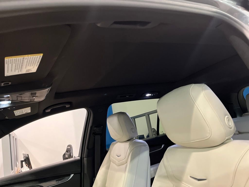 Used 2023 Cadillac XT6 Sport w/ LPO, Floor Liner Package image 24