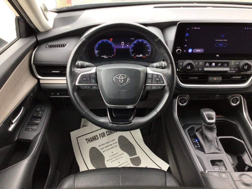 Used 2024 Toyota Grand Highlander AWD image 14