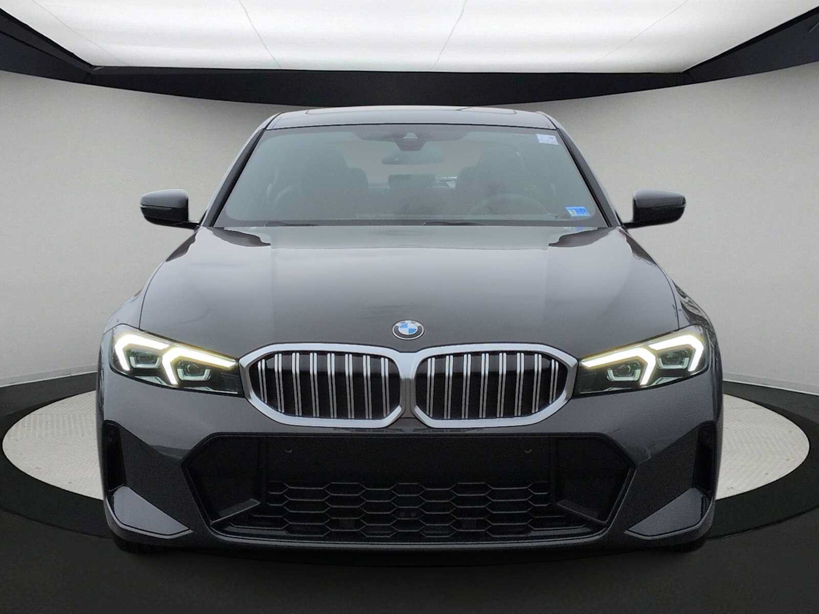Used 2026 BMW 330i xDrive Sedan w/ M Sport Package AWD/4WD image 3