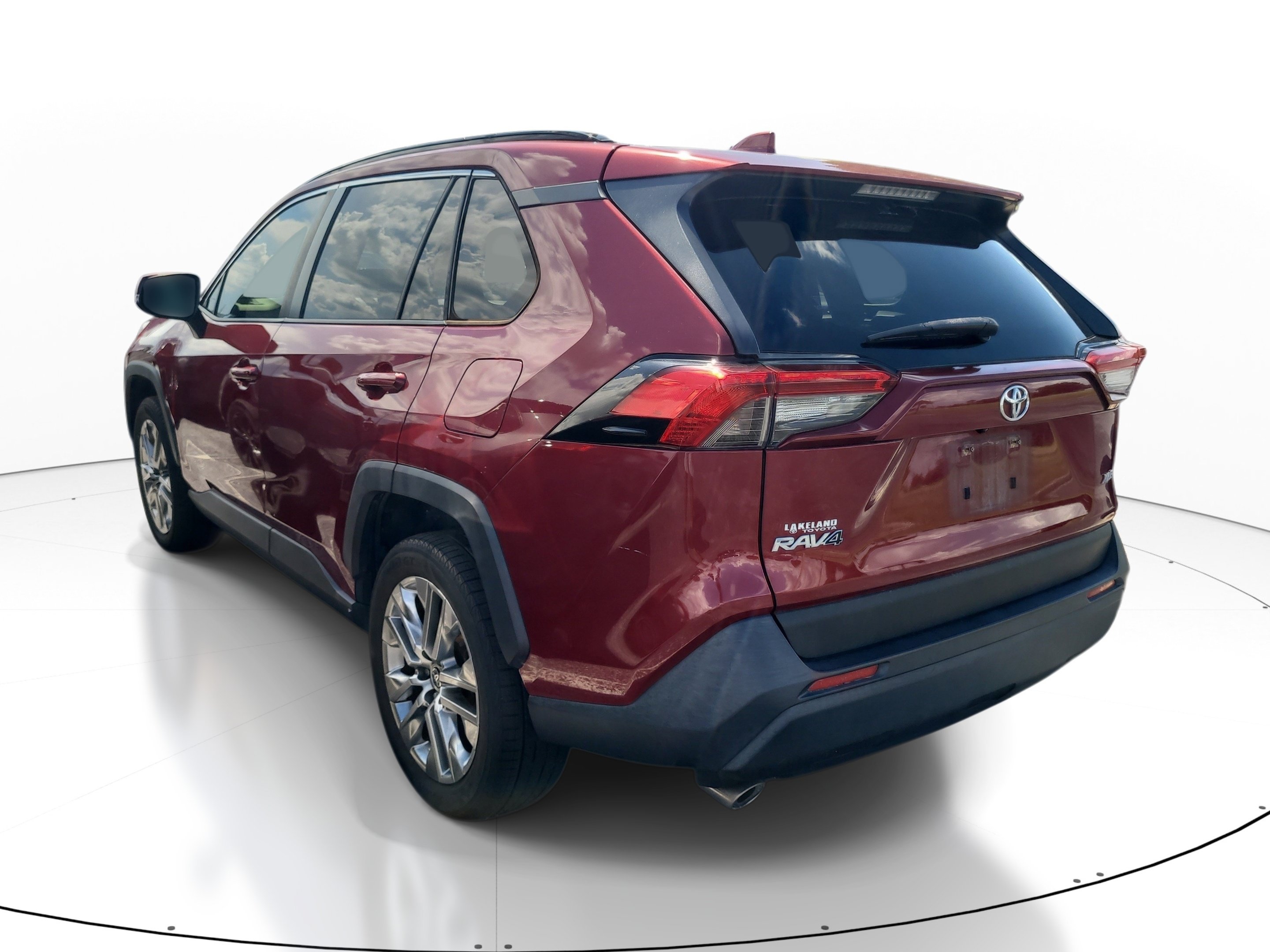 Certified 2022 Toyota RAV4 XLE Premium FWD image 5