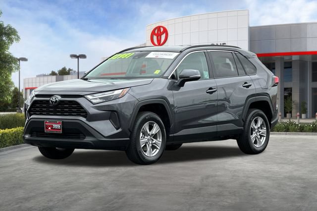 Used 2025 Toyota RAV4 XLE FWD image 10