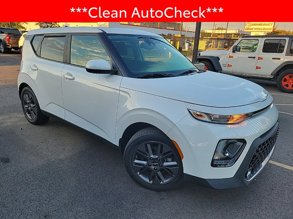 Used 2022 Kia Soul EX FWD image 3