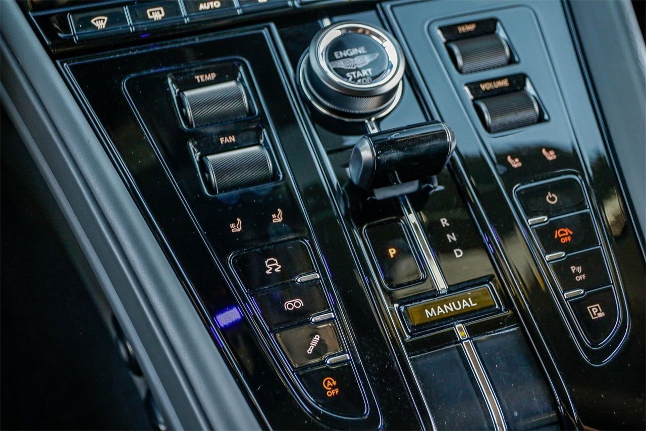 Used 2024 Aston Martin DB12 Coupe image 24