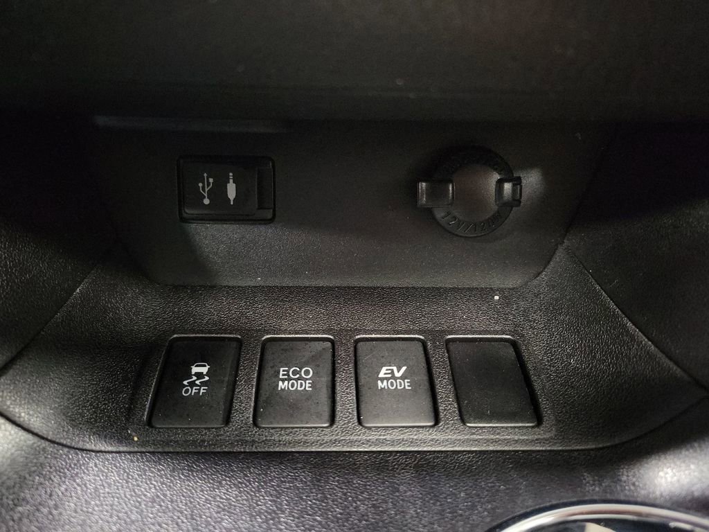 Used 2015 Toyota Highlander Limited image 18