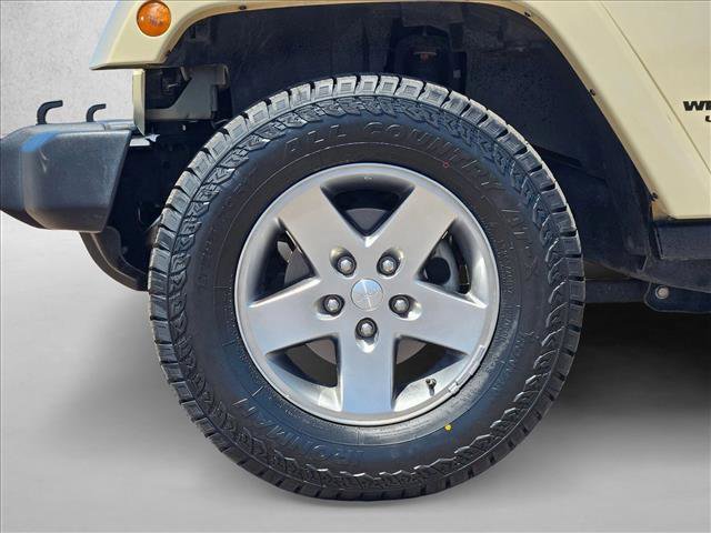 Used 2012 Jeep Wrangler Unlimited Rubicon AWD/4WD image 26