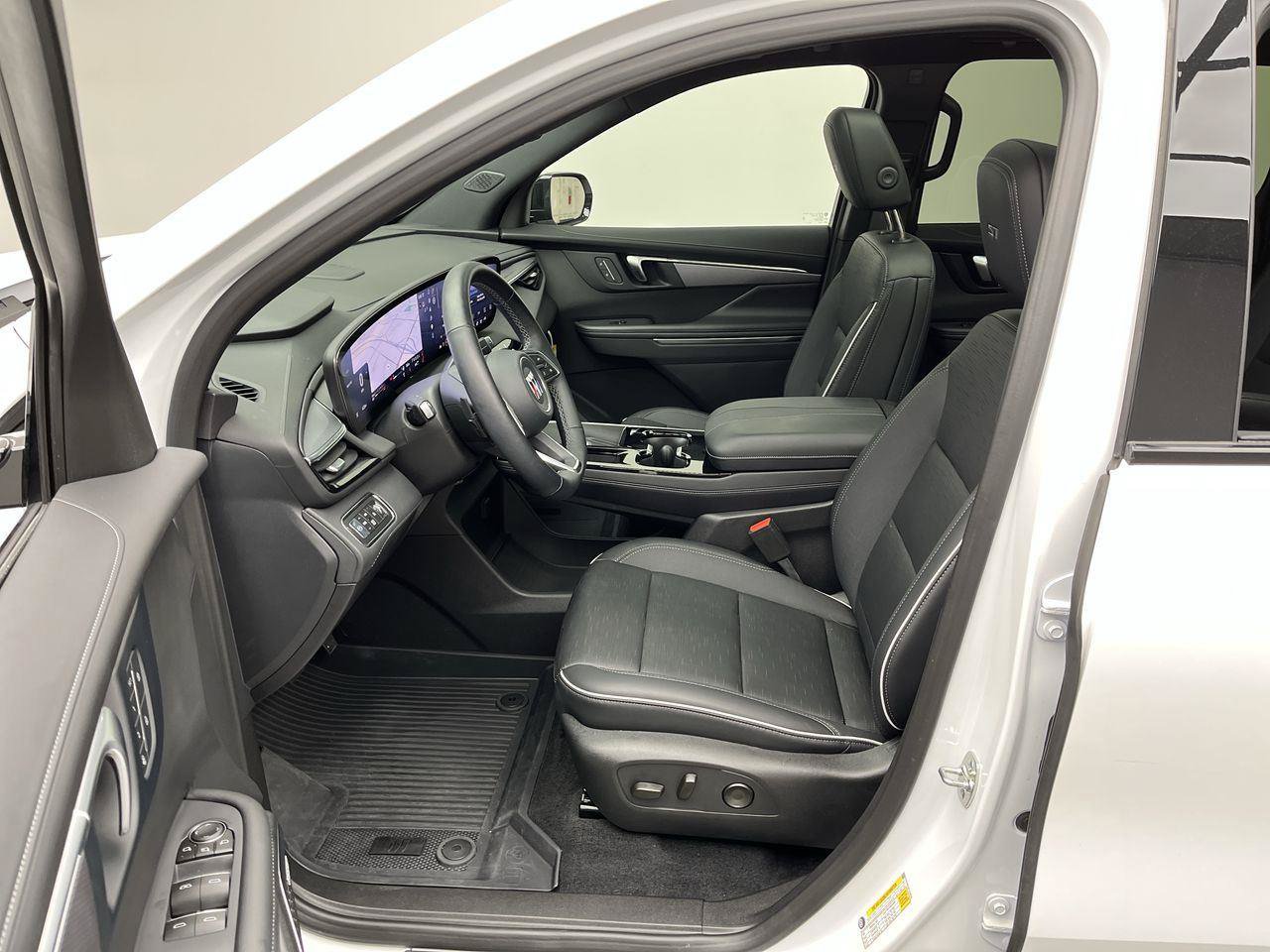 Used 2026 Buick Enclave Sport Touring w/ Power Package AWD/4WD image 3