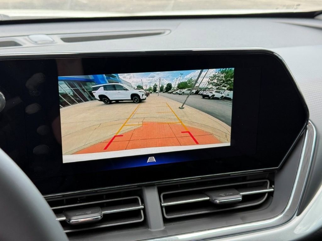 New 2026 Chevrolet Trax LT w/ Sunroof Package FWD image 20
