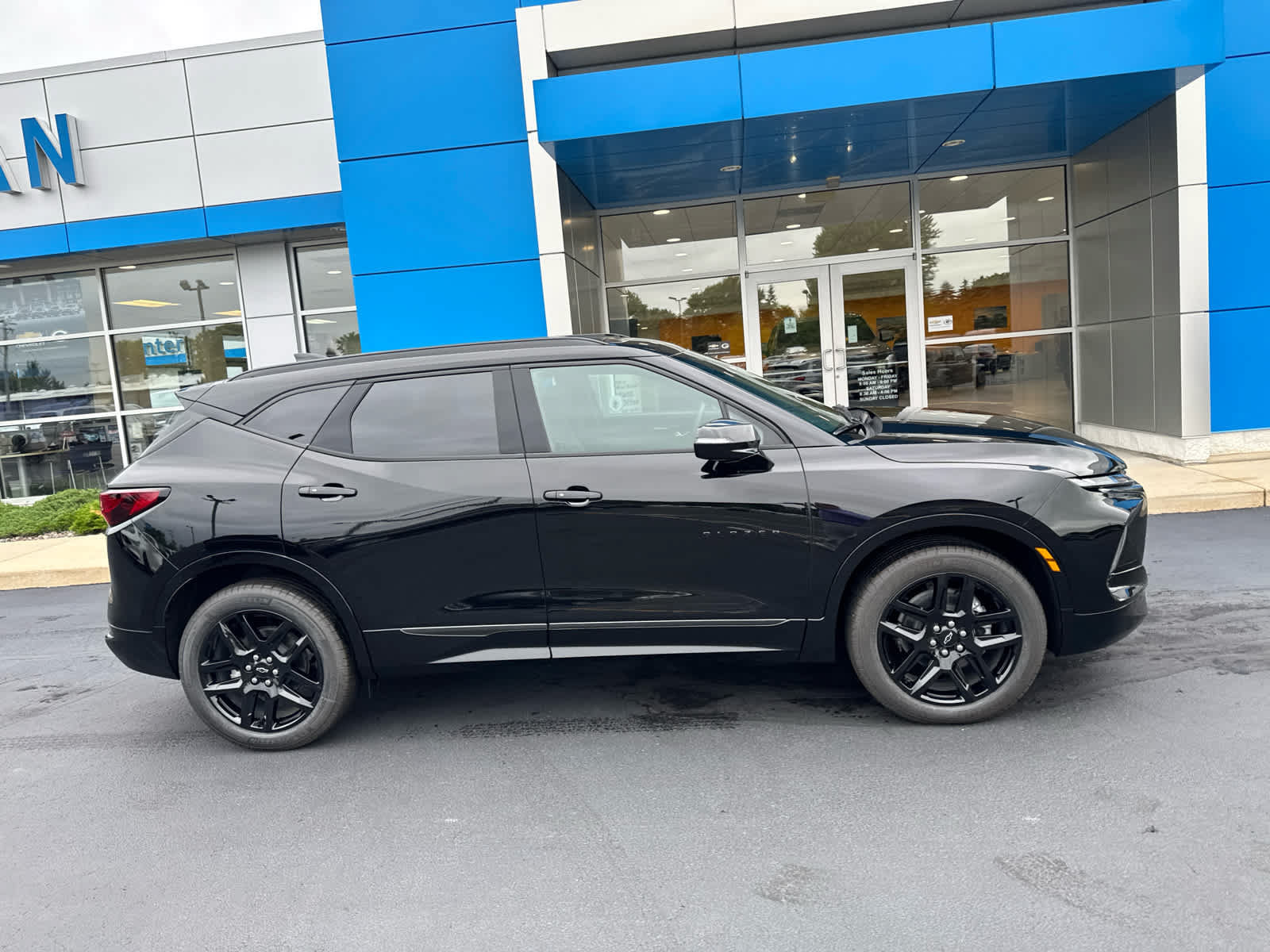 New 2026 Chevrolet Blazer RS w/ Enhanced Convenience Package AWD/4WD image 3