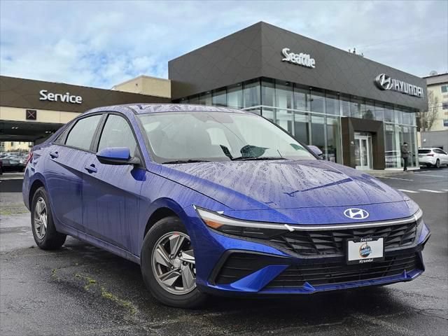 New 2026 Hyundai Elantra SE FWD image 1