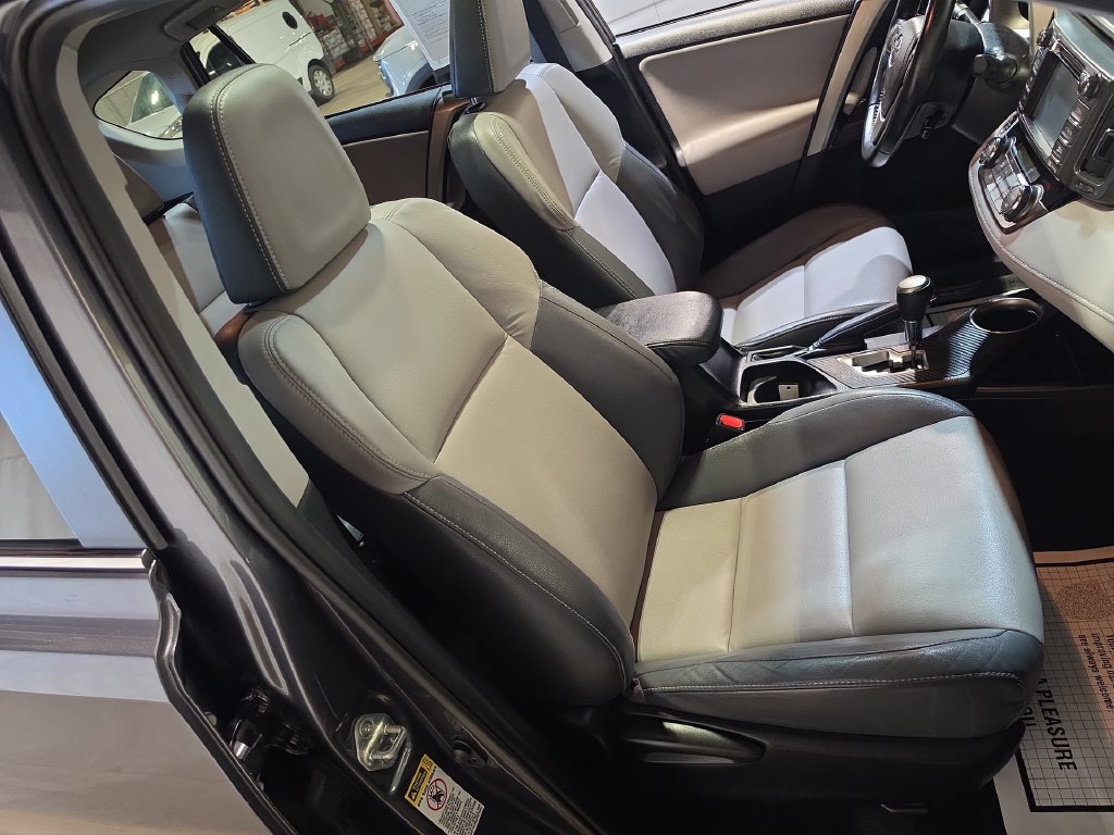 Used 2015 Toyota RAV4 Limited w/ Technology Package AWD/4WD image 26