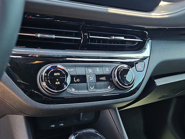 Certified 2025 Buick Envista Sport Touring w/ Convenience I Package FWD image 19