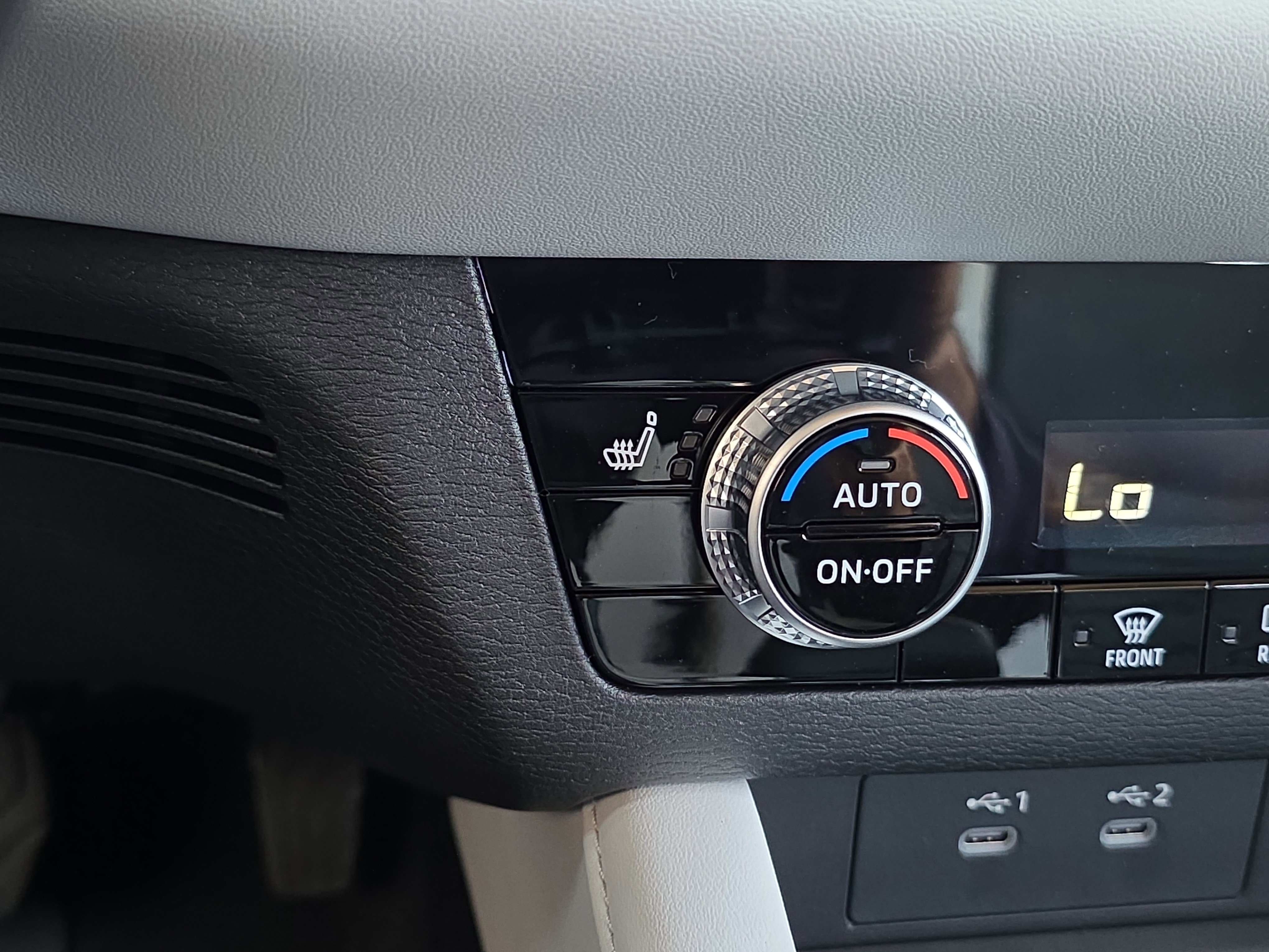 New 2026 Mitsubishi Outlander SE image 21