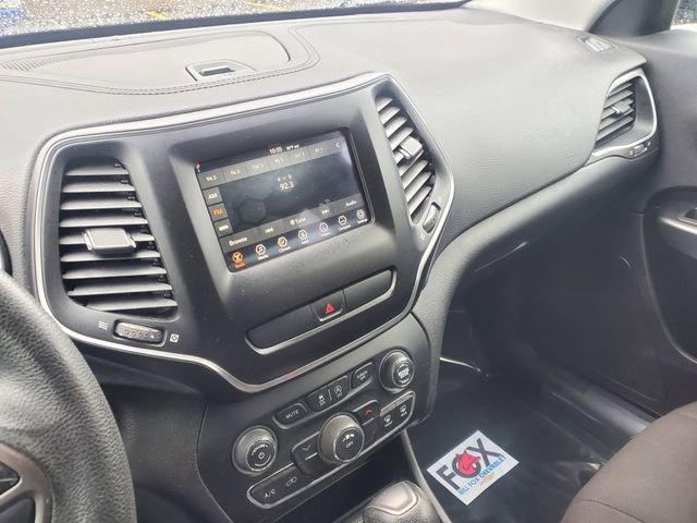 Used 2019 Jeep Cherokee Latitude w/ Popular Appearance Group image 25