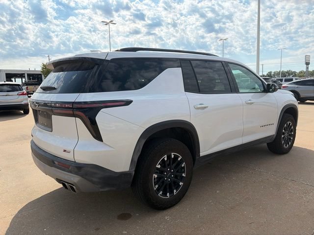 Used 2025 Chevrolet Traverse Z71 AWD/4WD image 3
